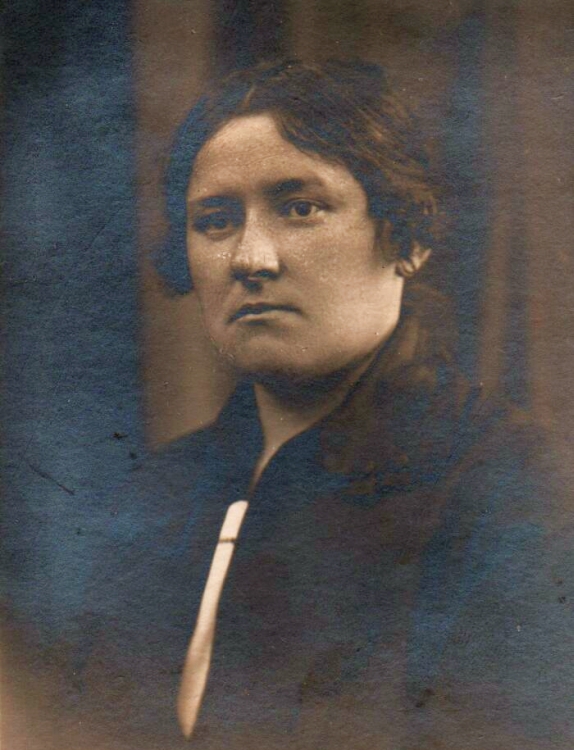 Portrét Valerie Bohacké z roku 1925